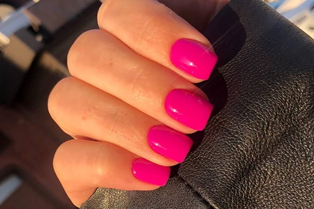 Best 18+ short hot pink nails you must try this year